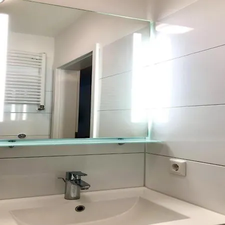 Apartment Modern Apartment In Duesseldorf With Parking *
